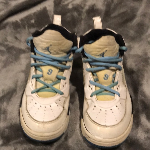 Nike Other - Air Jordan Flight Legend blue sz 4 Youth (2014)